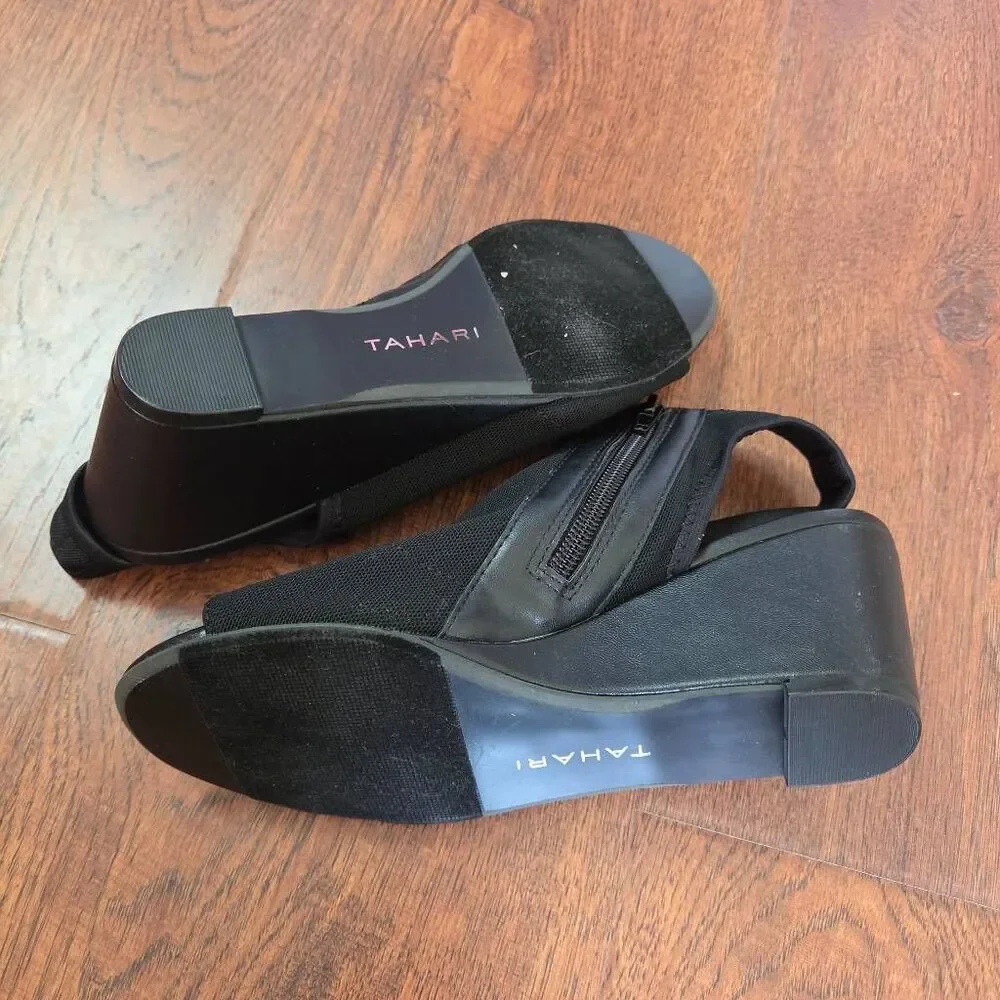 NWOT Tahari Sindi Wedges